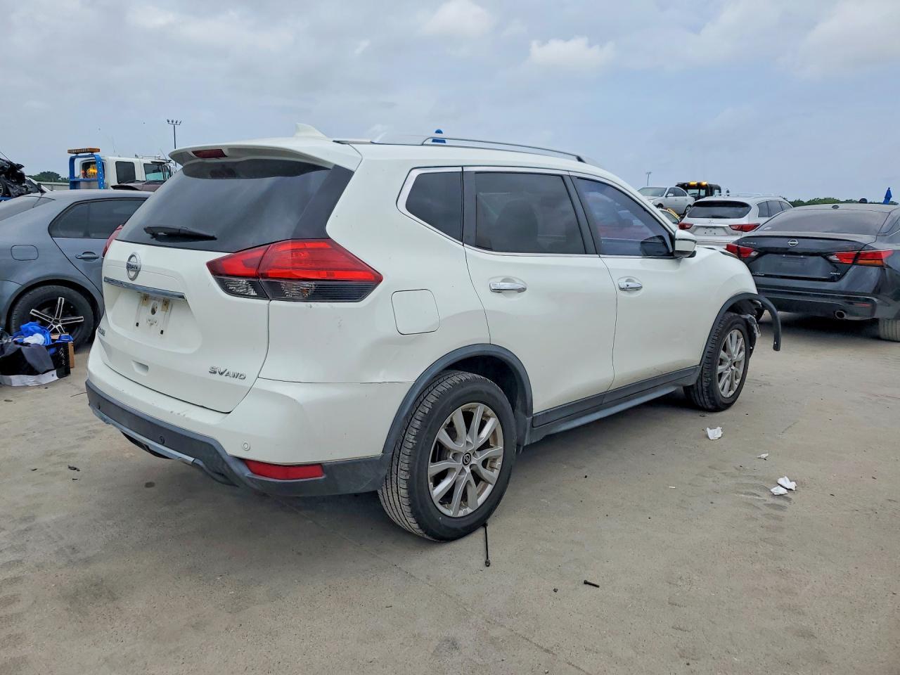2020 Nissan Rogue Sv - Фото 3