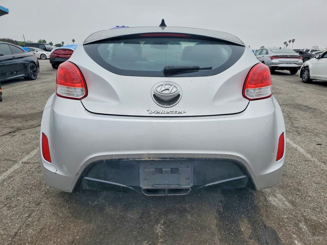 2012 Hyundai Veloster Base - Image 6