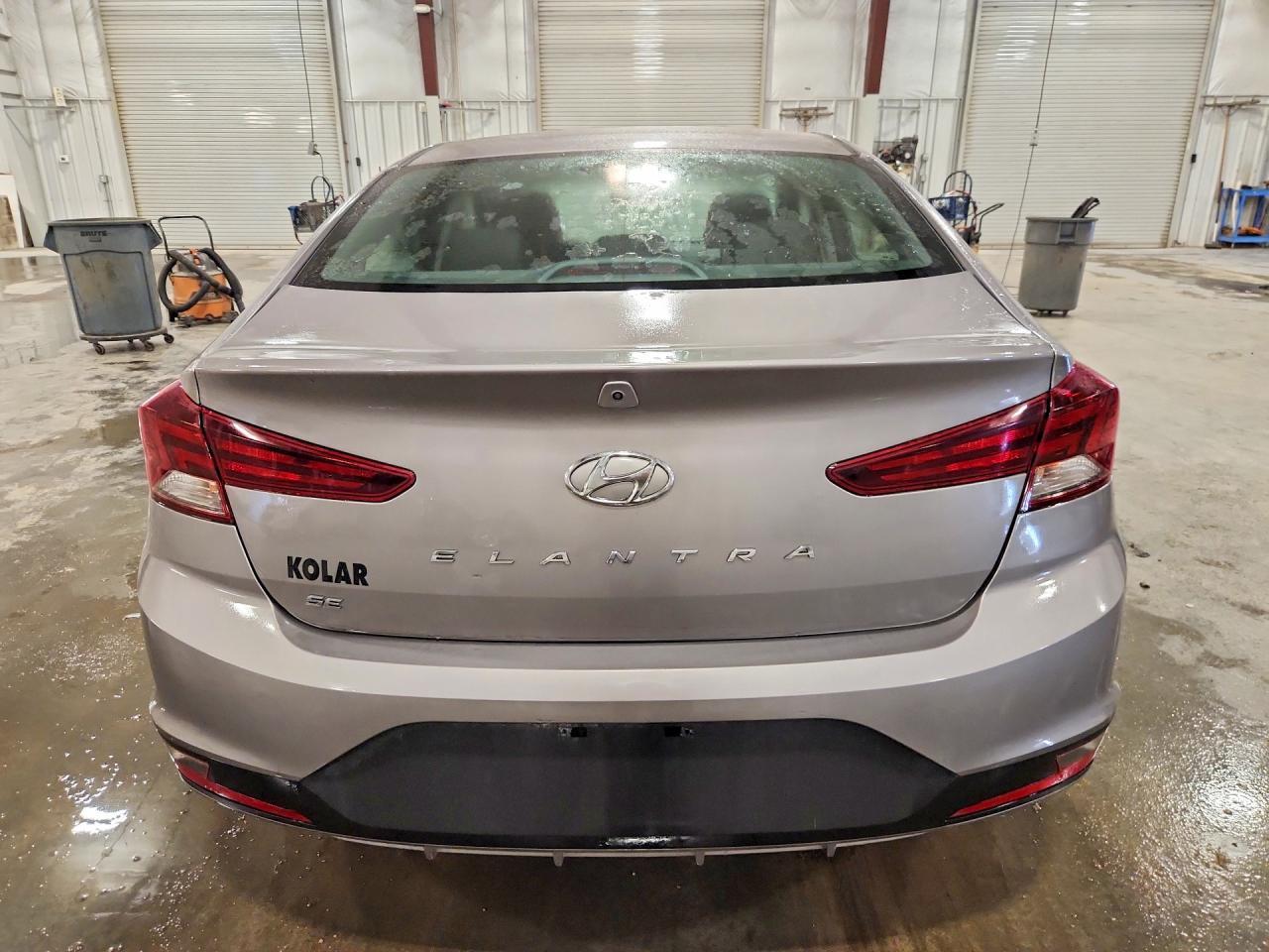 2020 Hyundai Elantra Se - Image 6