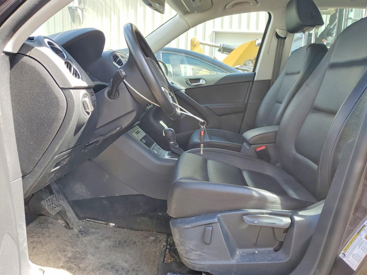 2016 Volkswagen Tiguan S - Фото 7