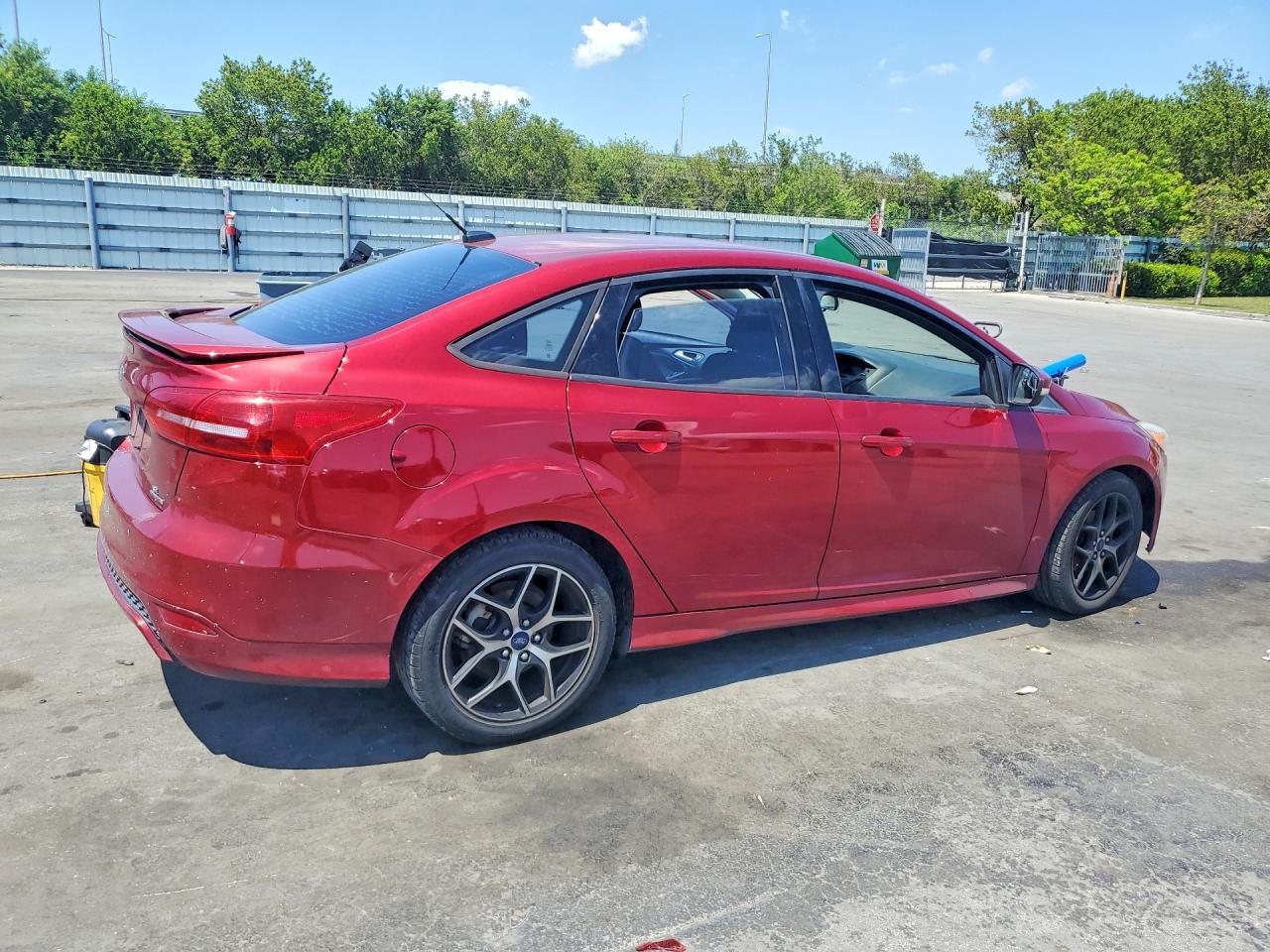 2016 Ford Focus Se - Image 3
