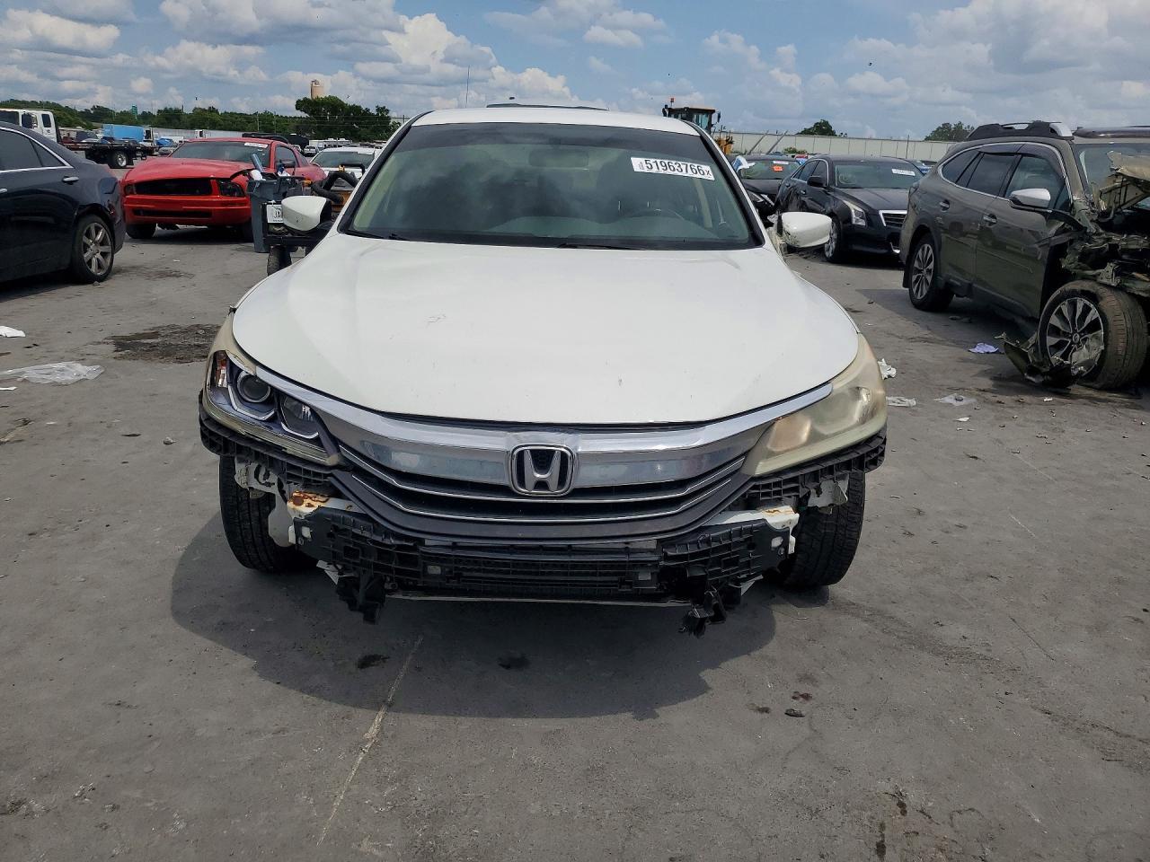 2017 Honda Accord - Фото 5