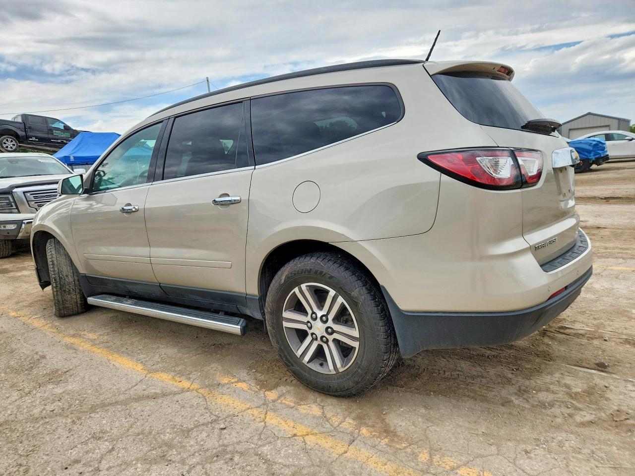 2017 Chevrolet Traverse Lt - Фото 2