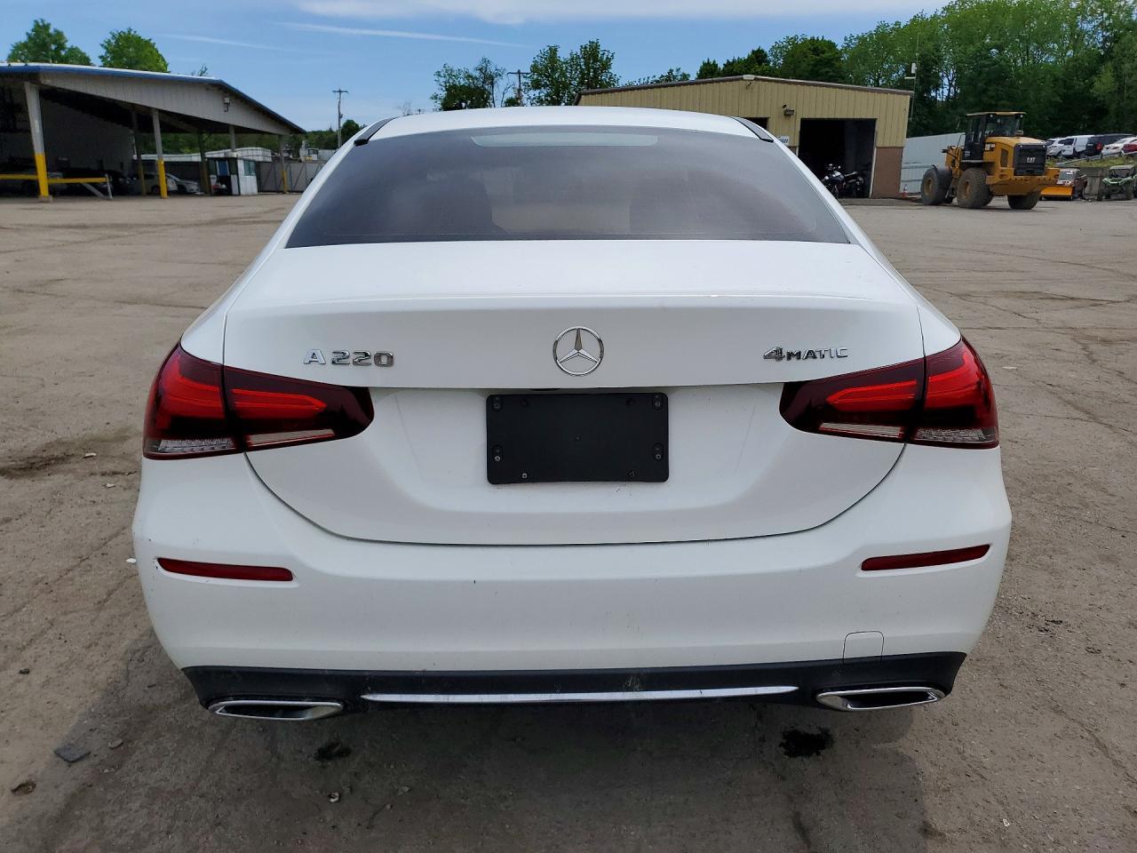 2021 Mercedes-Benz A 220 4Matic - Фото 6