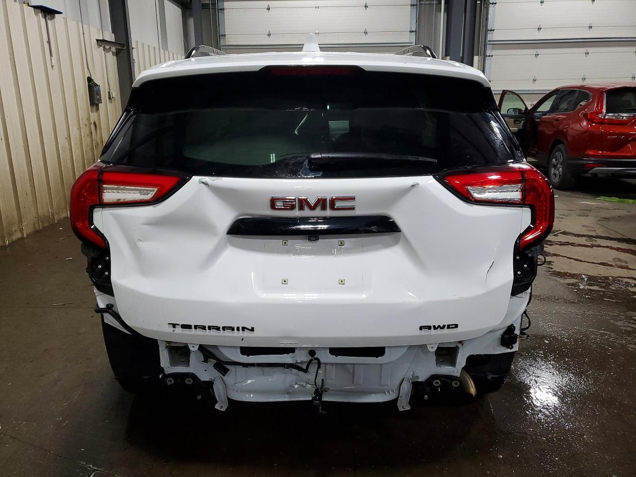 2022 GMC Terrain Sle - Image 6