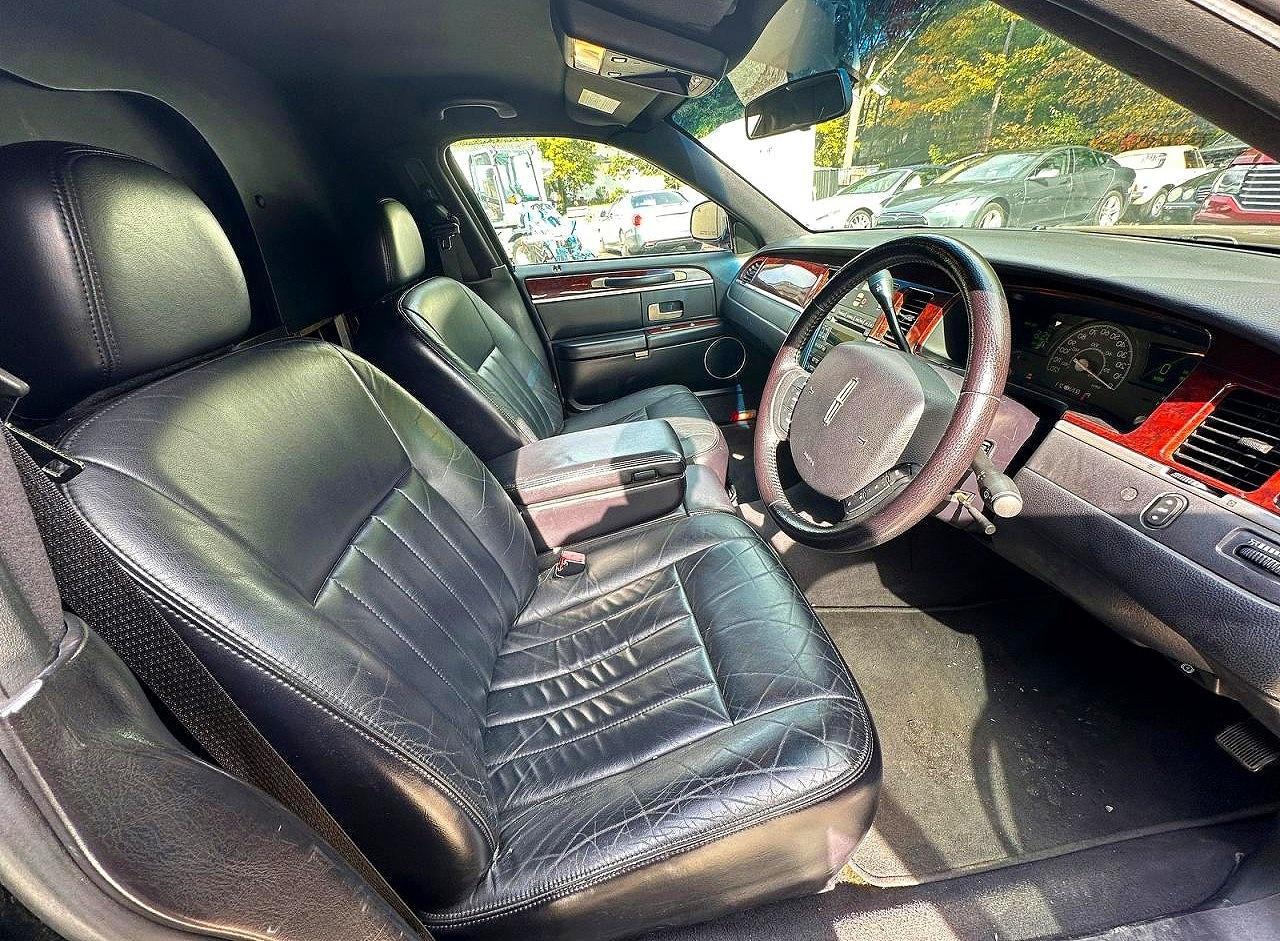 2005 Lincoln Town Car Executive - Фото 5
