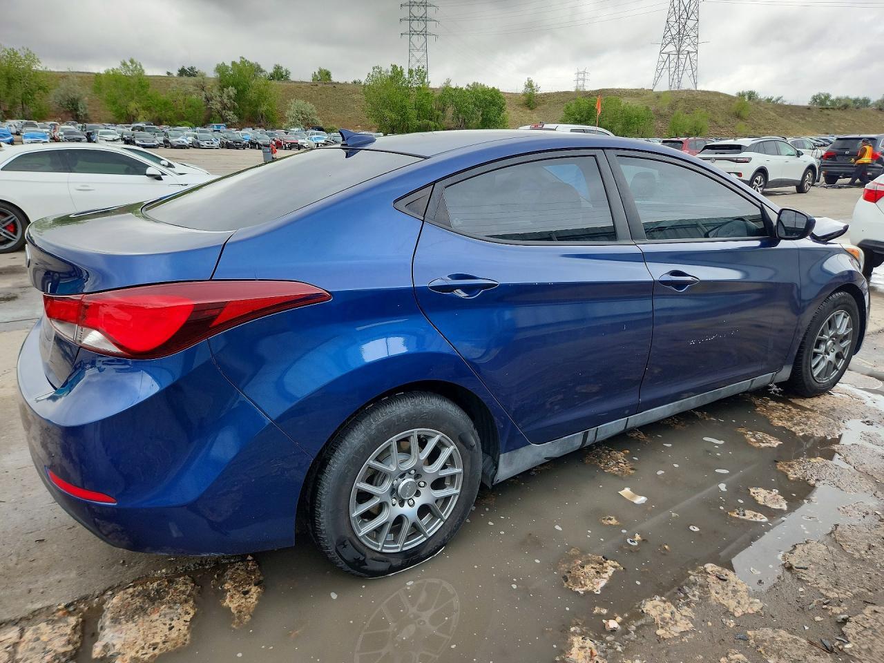 2016 Hyundai Elantra Se - Фото 3