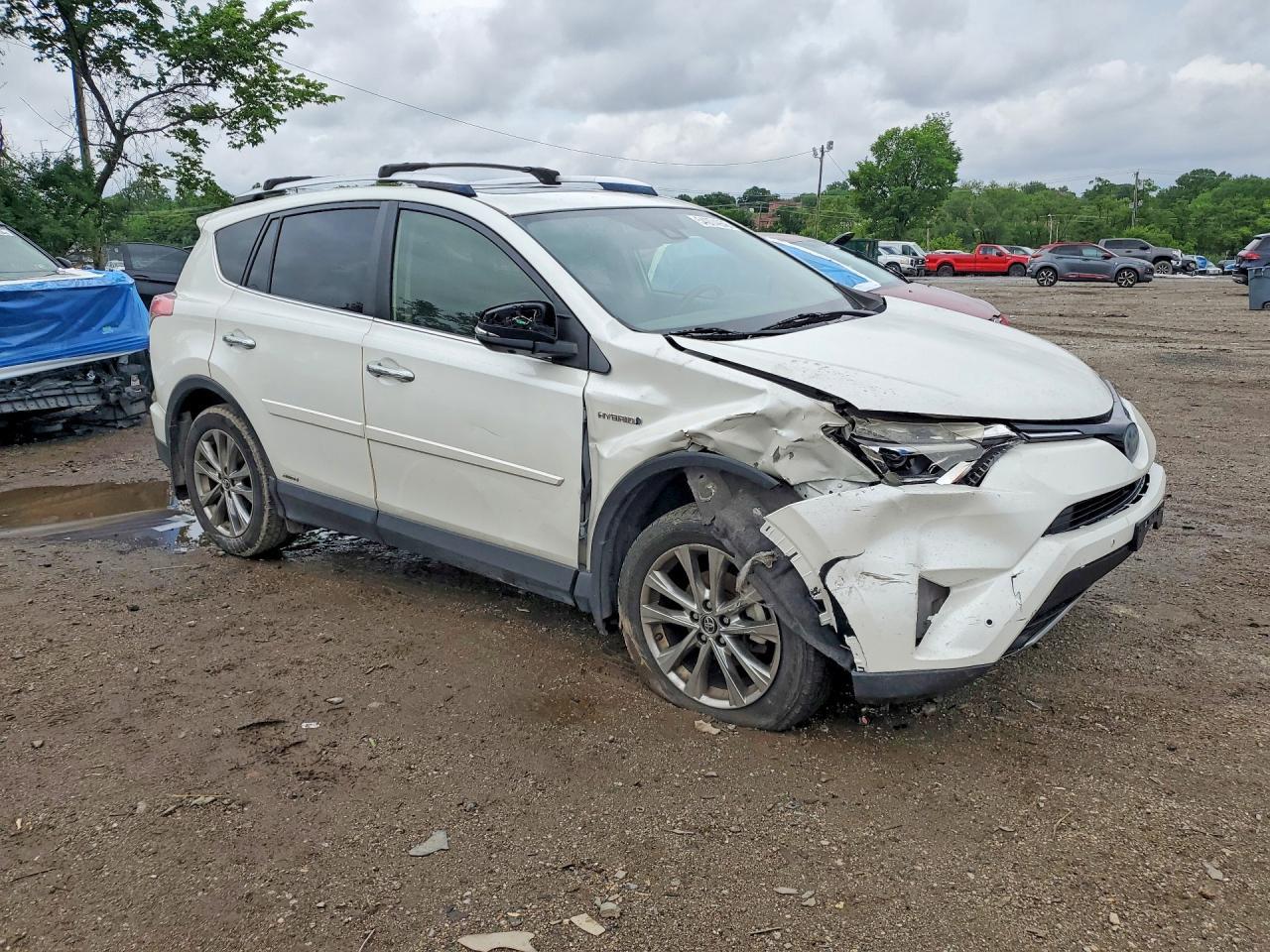 2016 Toyota Rav4 Hybrid Limited - Image 4