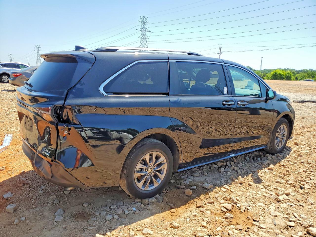 2024 Toyota Sienna Xle - Фото 3