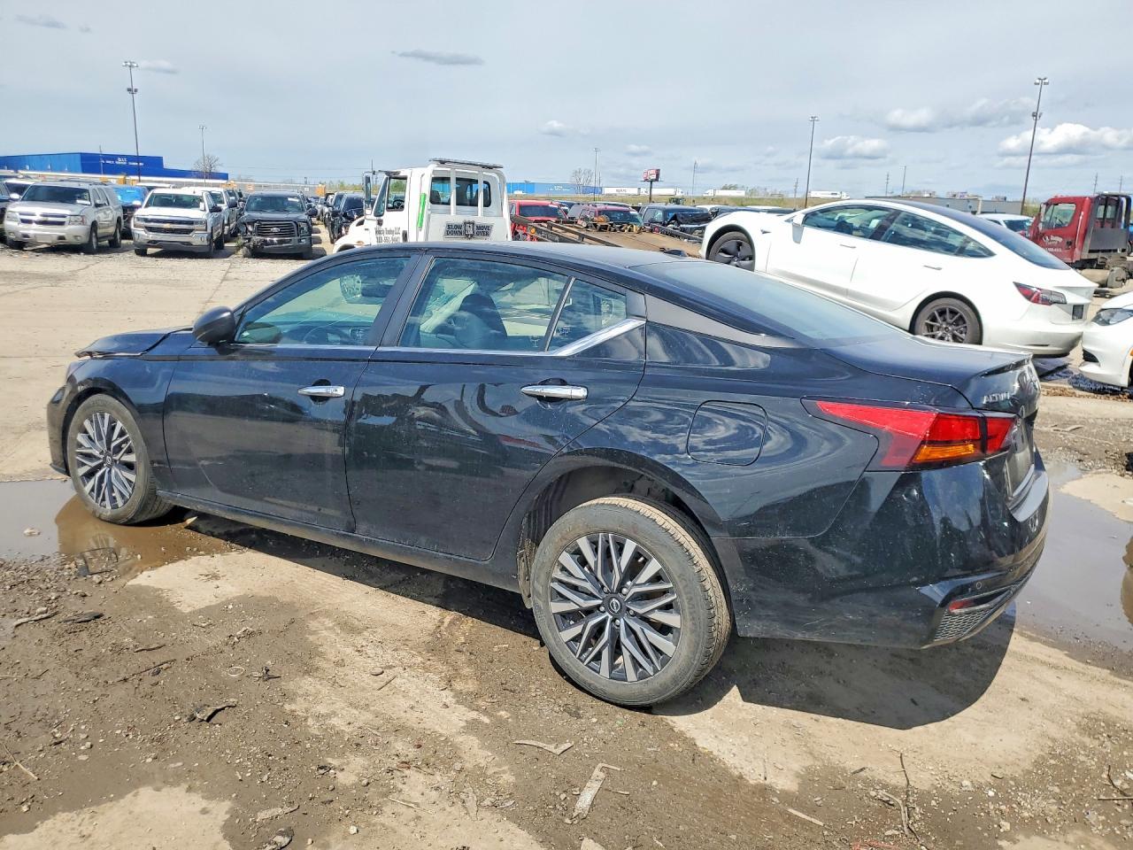 2025 Nissan Altima Sv - Image 2