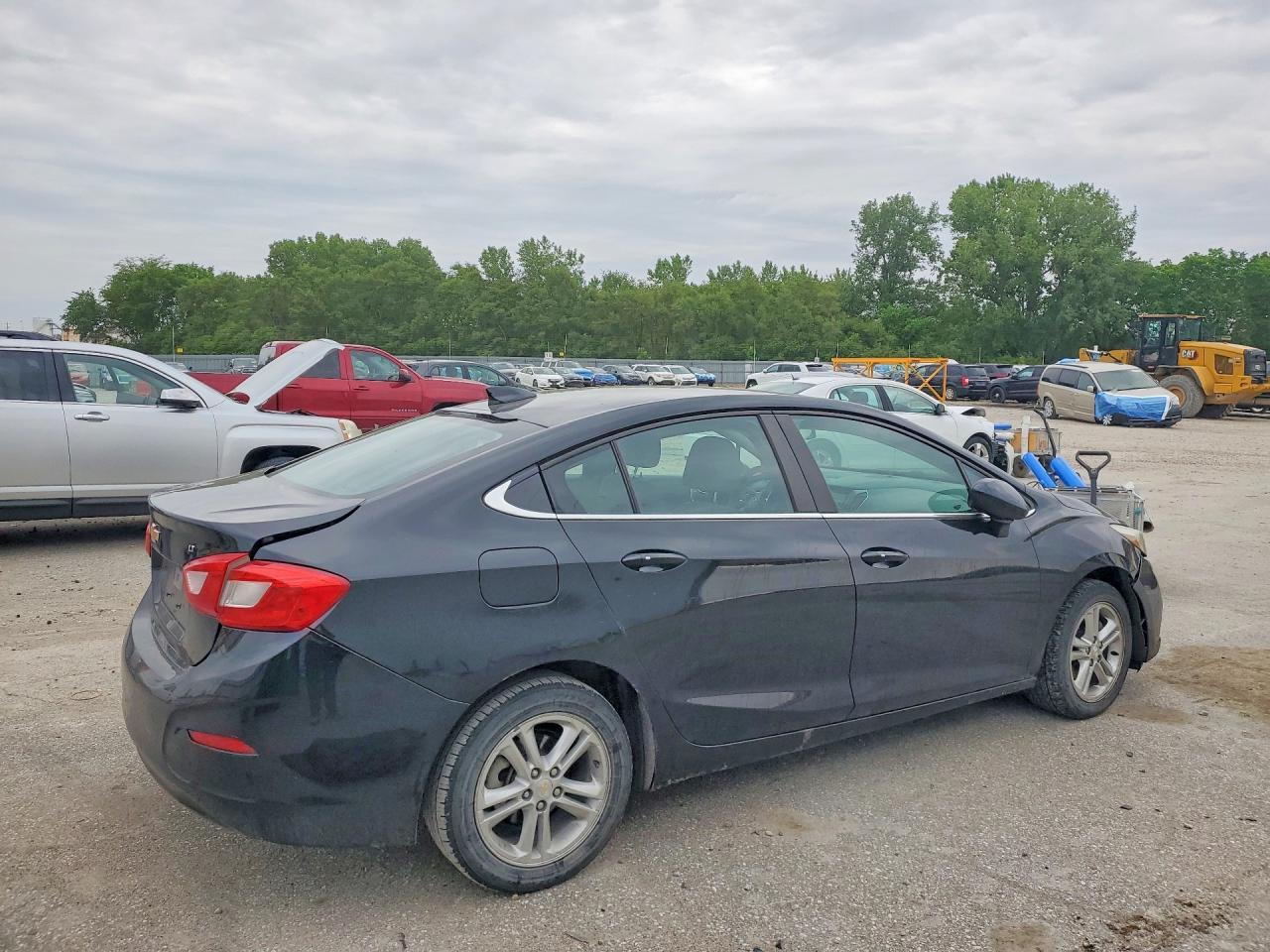 2017 Chevrolet Cruze Lt - Image 3