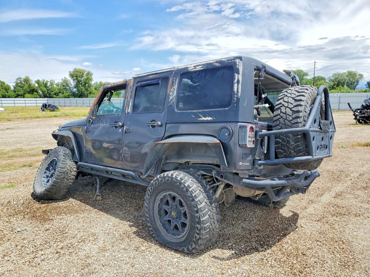 2016 Jeep Wrangler Unlimited Rubicon - Image 2