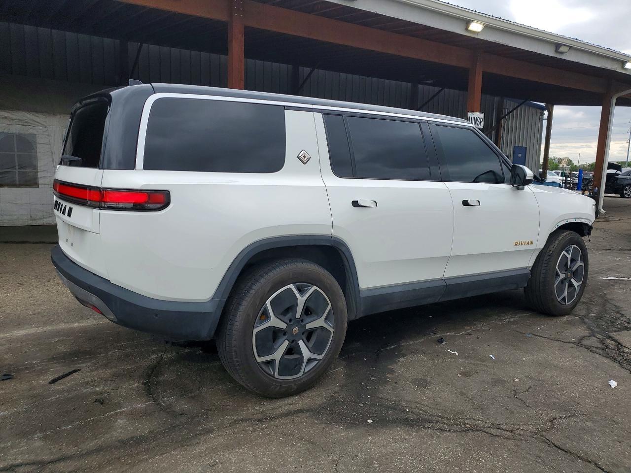 2023 Rivian R1S Adventure - Фото 3