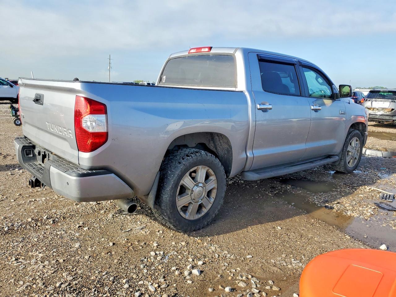 2015 Toyota Tundra Platinum - Image 3