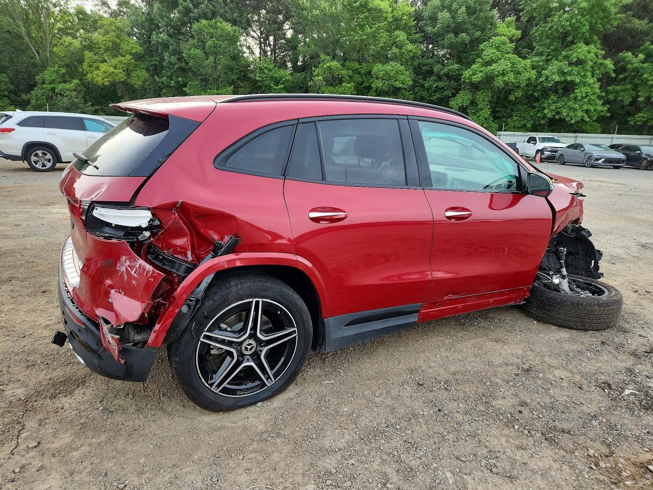 2025 Mercedes-Benz Gla 250 - Image 3