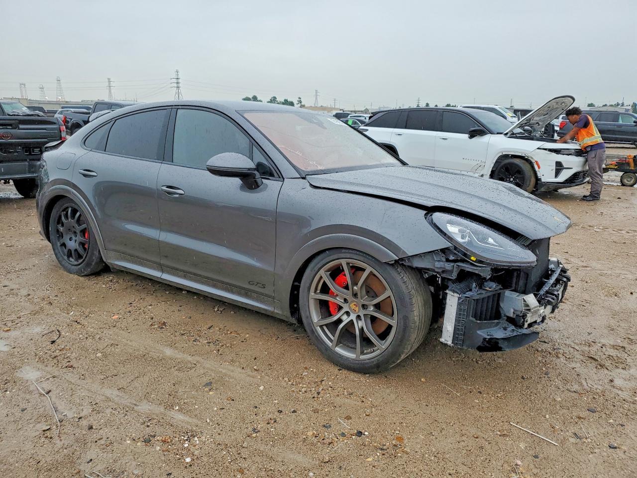 2023 Porsche Cayenne Gts Coupe - Image 4