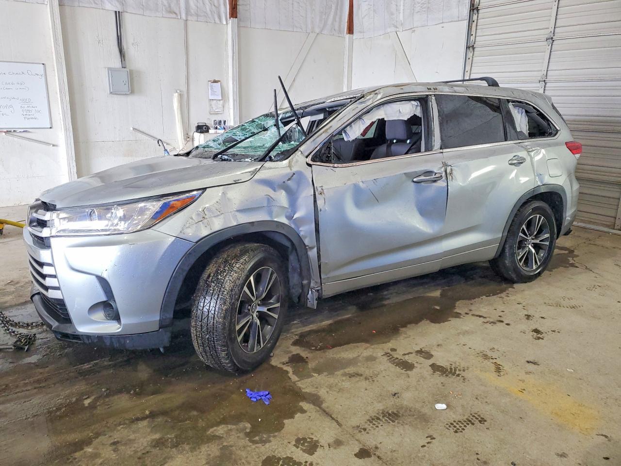2017 Toyota Highlander Le