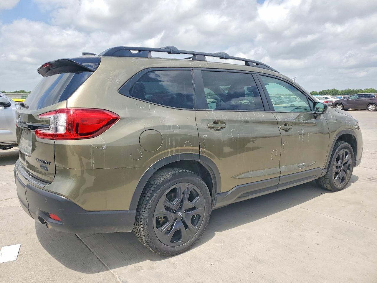 2024 Subaru Ascent Onyx Edition - Image 3