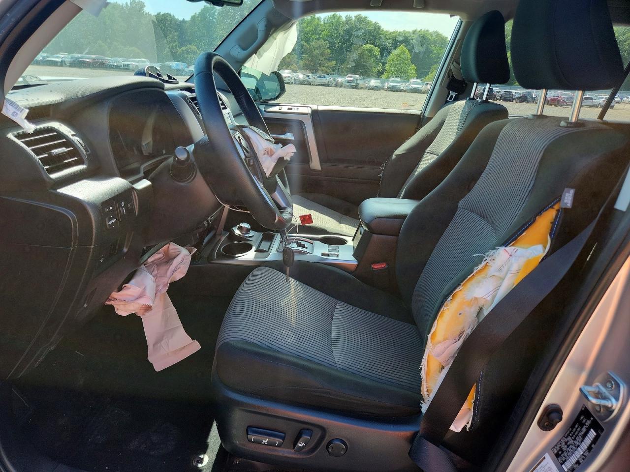 2020 Toyota 4 Runner - Фото 7
