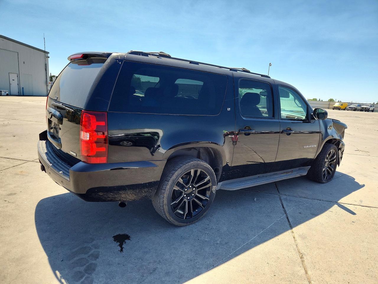 2012 Chevrolet Suburban C1500 Lt - Фото 3