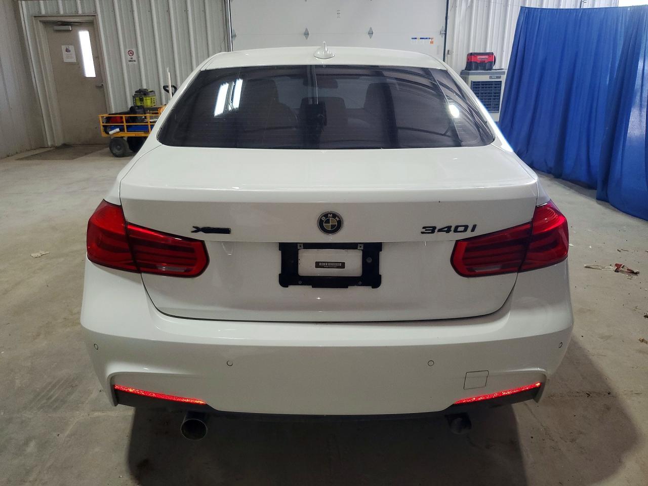 2017 BMW 340 Xi - Фото 6