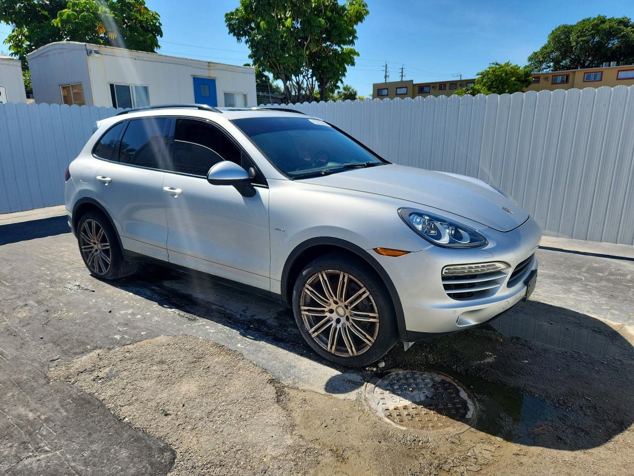 2013 Porsche Cayenne - Image 4