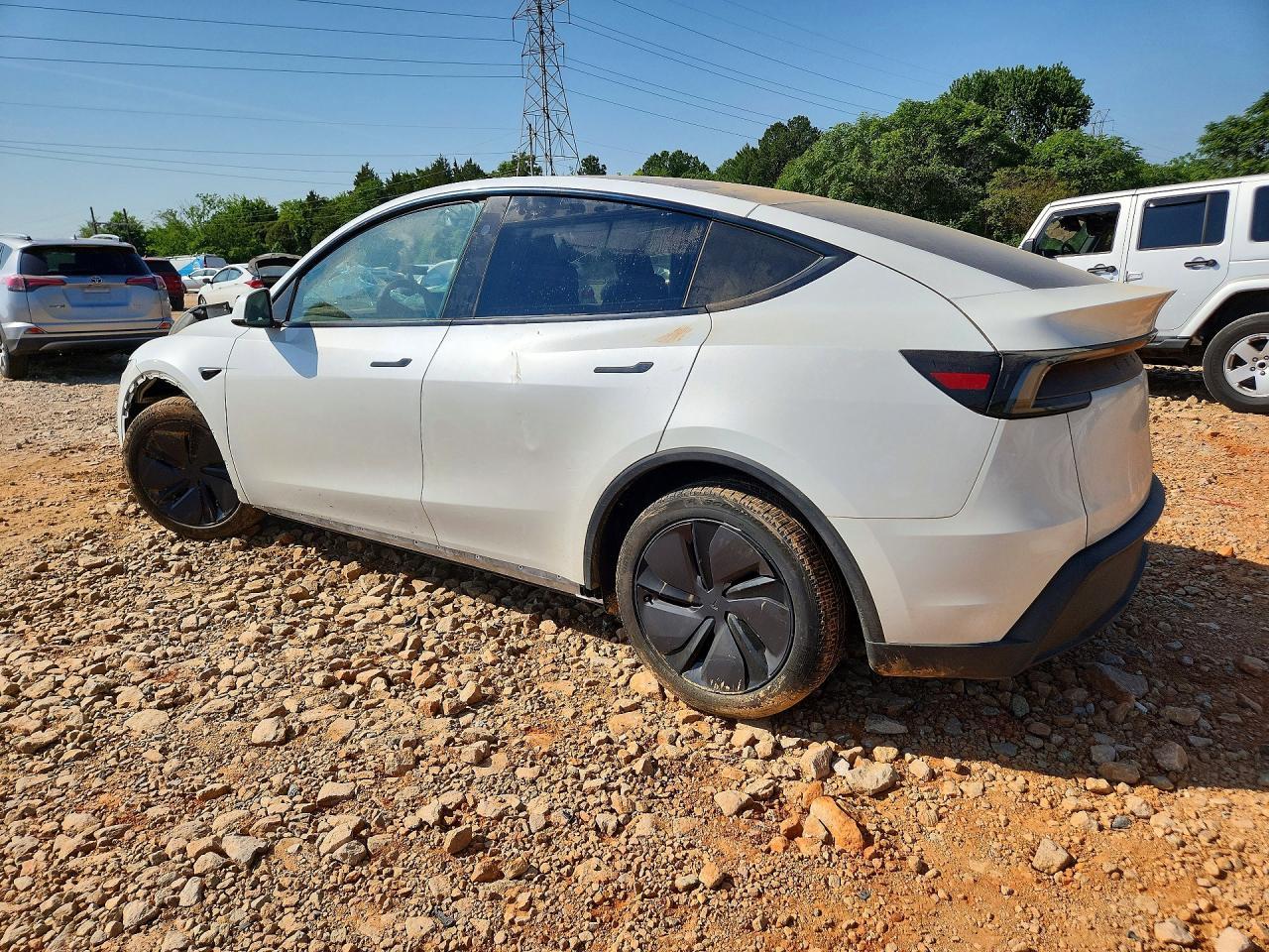 2026 Tesla Model Y - Фото 2