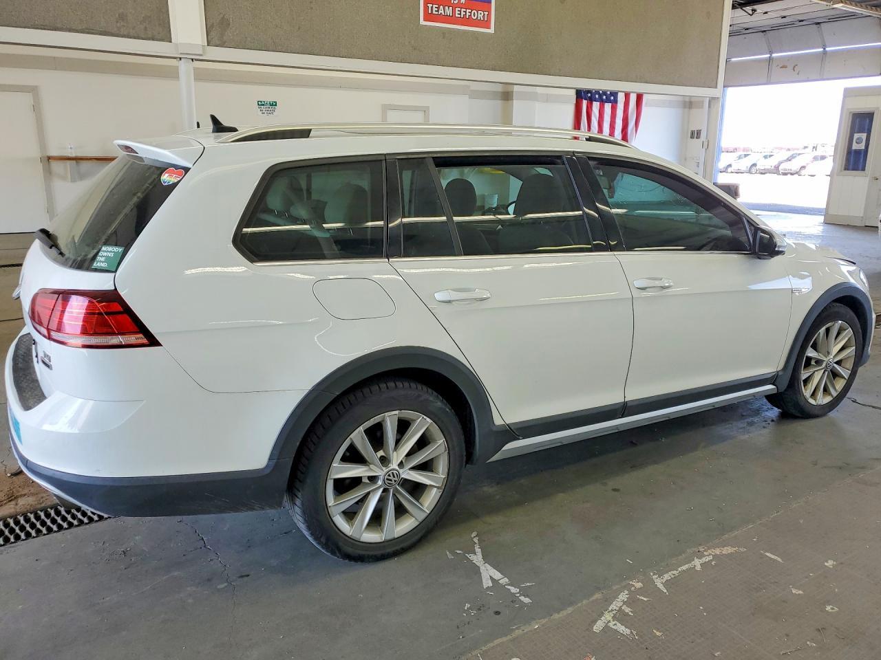 2018 Volkswagen Golf Alltrack S - Фото 3