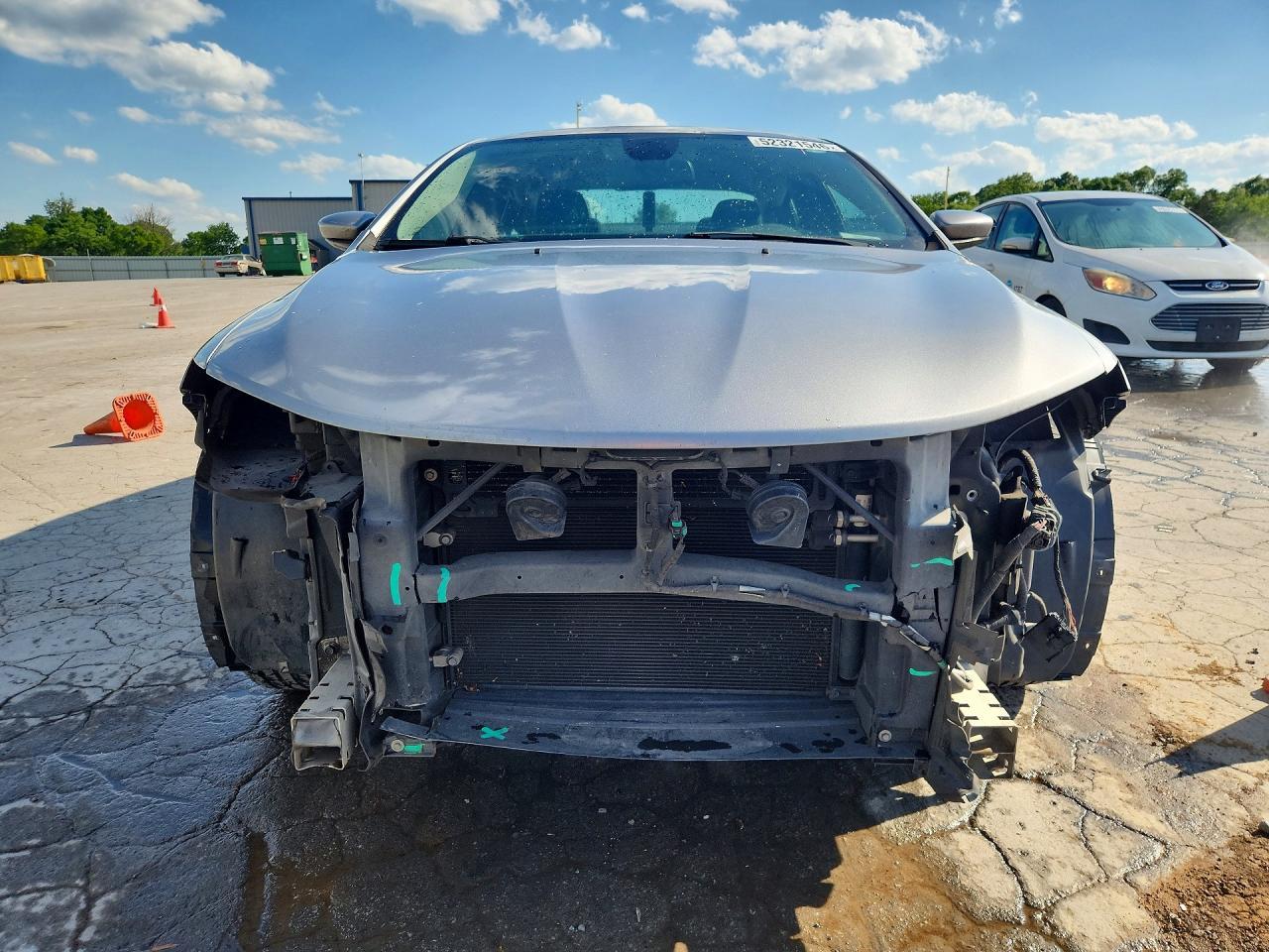 2016 Chrysler 200 Limited - Image 5