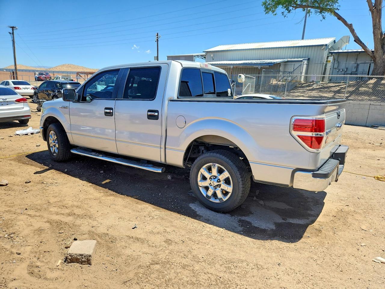 2014 Ford F150 - Фото 2