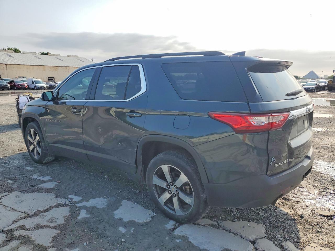 2019 Chevrolet Traverse Lt - Фото 2