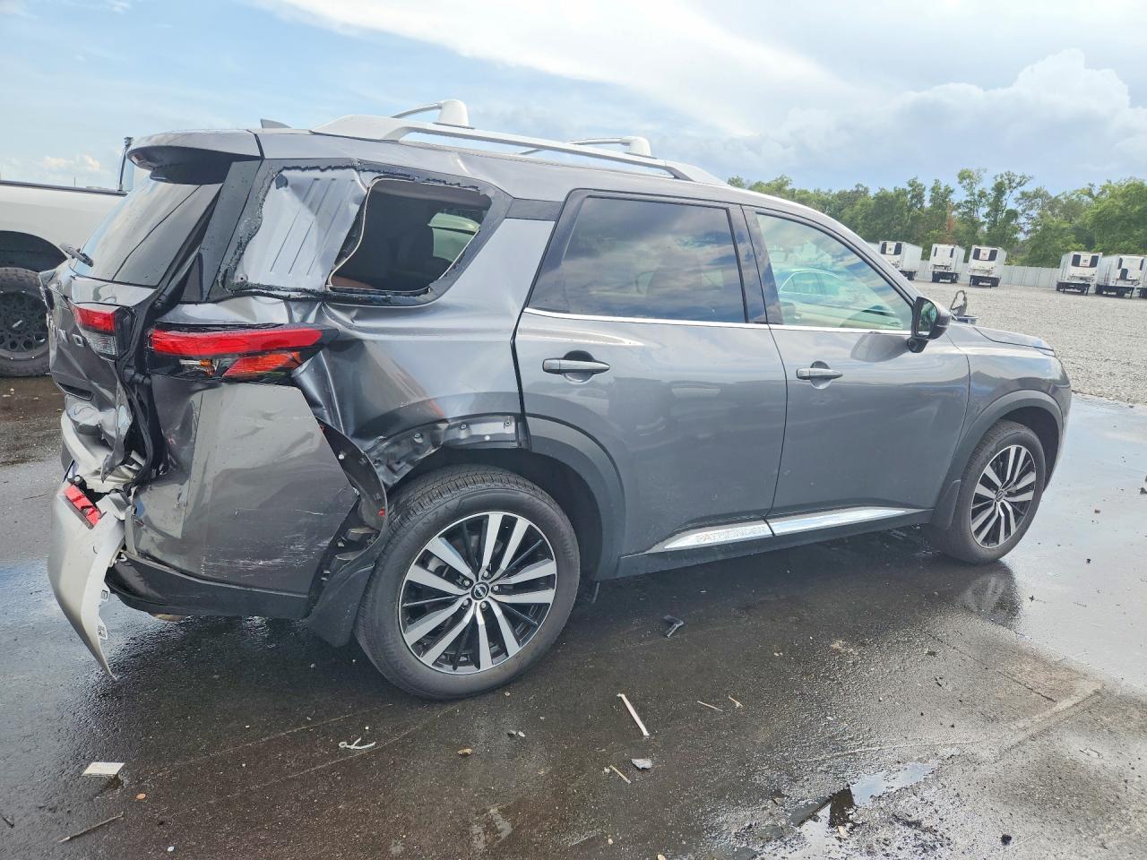 2024 Nissan Pathfinder Platinum - Фото 3