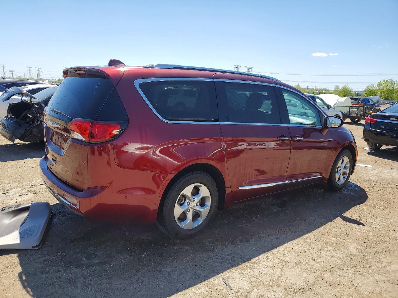 2017 Chrysler Pacifica Touring L Plus - Image 3