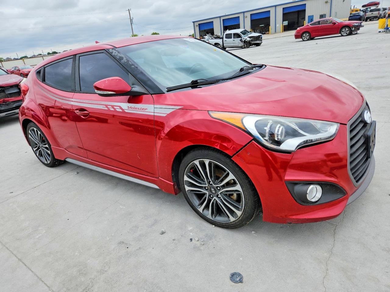 2016 Hyundai Veloster - Фото 4