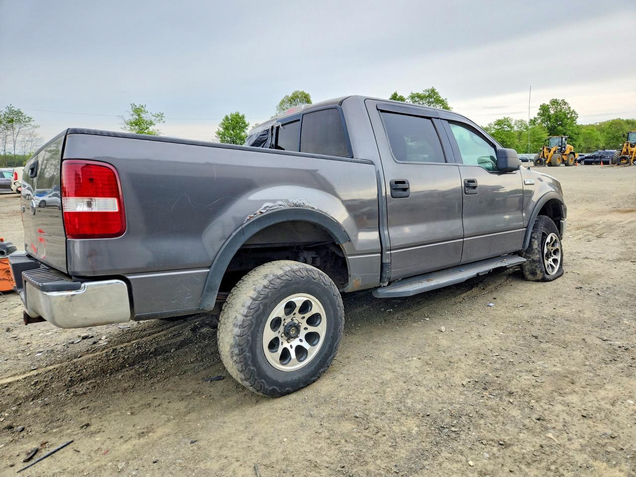 2005 Ford F150 Supercrew - Image 3