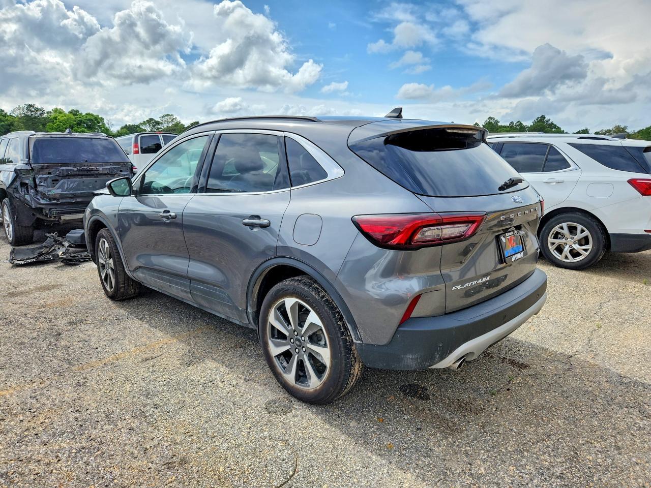 2024 Ford Escape Platinum - Фото 2