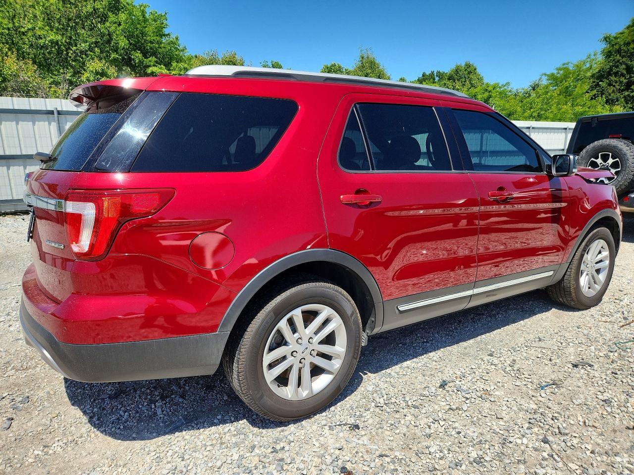 2016 Ford Explorer Xlt - Image 3