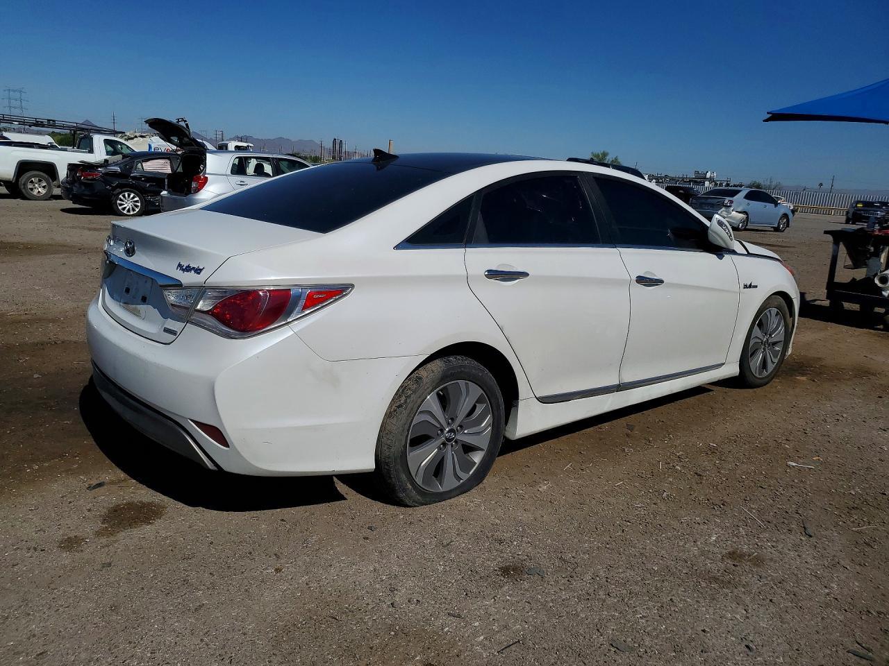 2015 Hyundai Sonata - Image 3