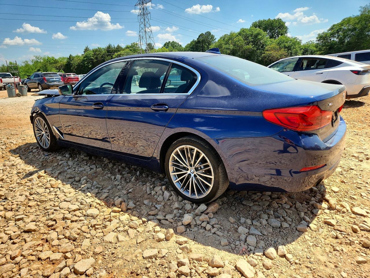 2019 BMW 530 Xi - Image 2