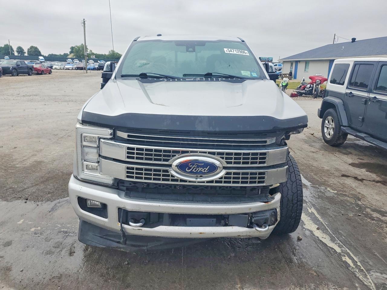 2017 Ford F350 Super Duty - Image 5