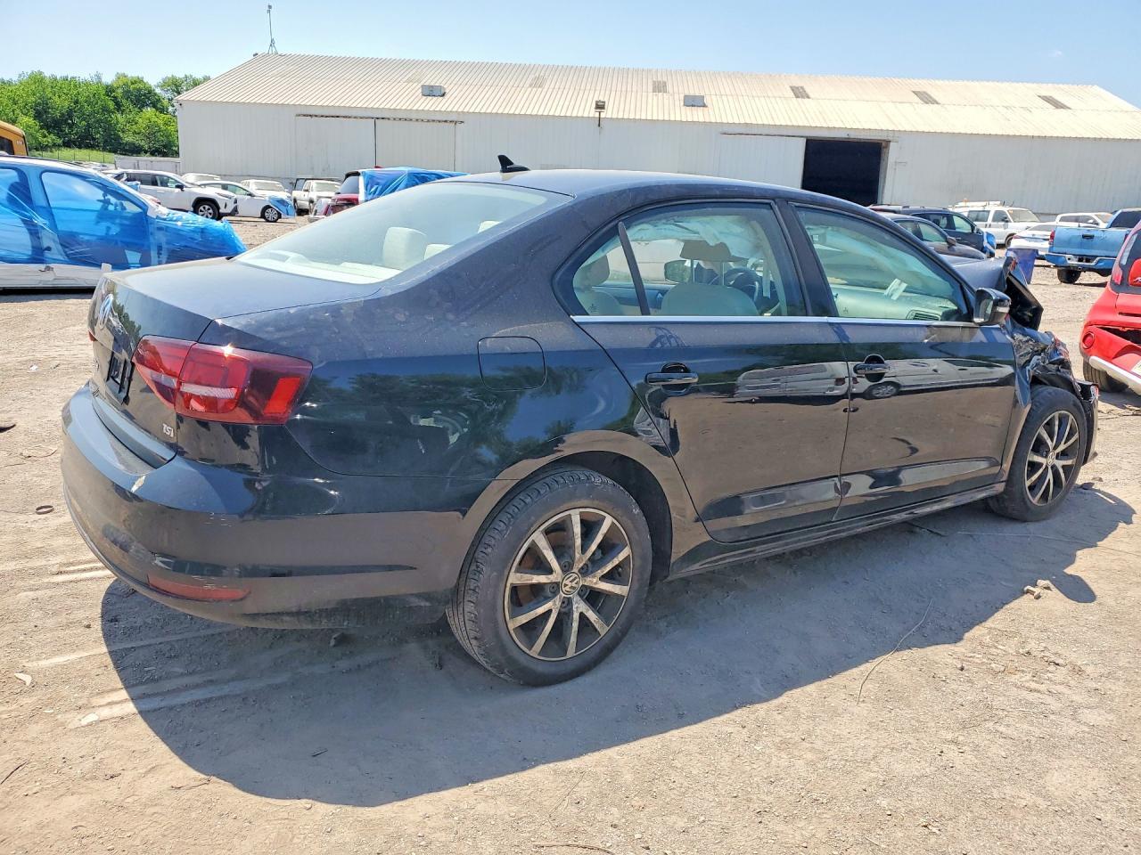 2017 Volkswagen Jetta Se - Фото 3