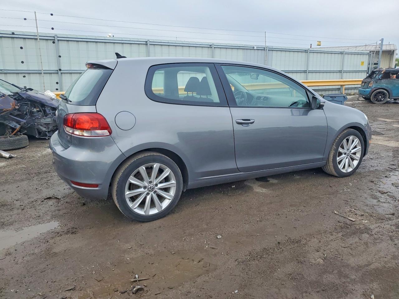 2013 Volkswagen Golf - Image 3