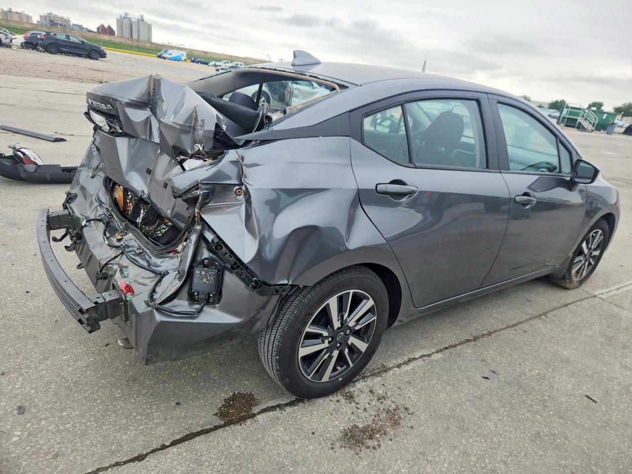2024 Nissan Versa Sv - Фото 3