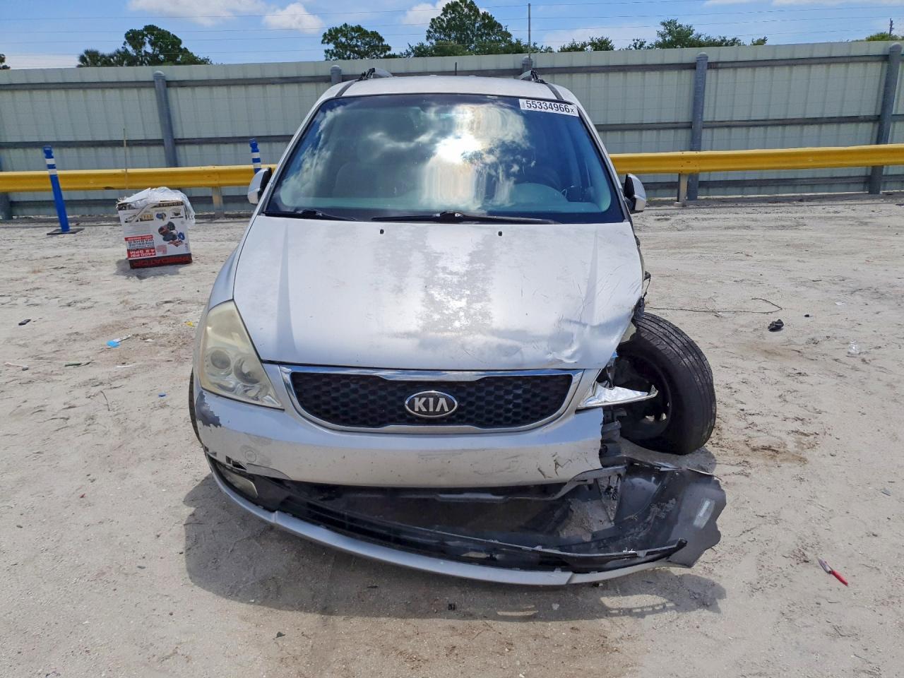 2014 Kia Sedona Lx - Image 5
