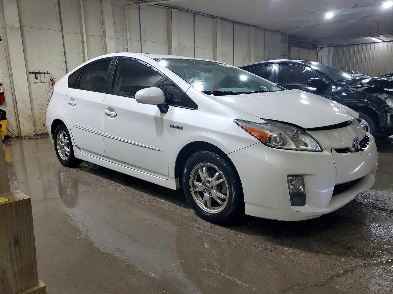 2010 Toyota Prius Iii - Фото 4