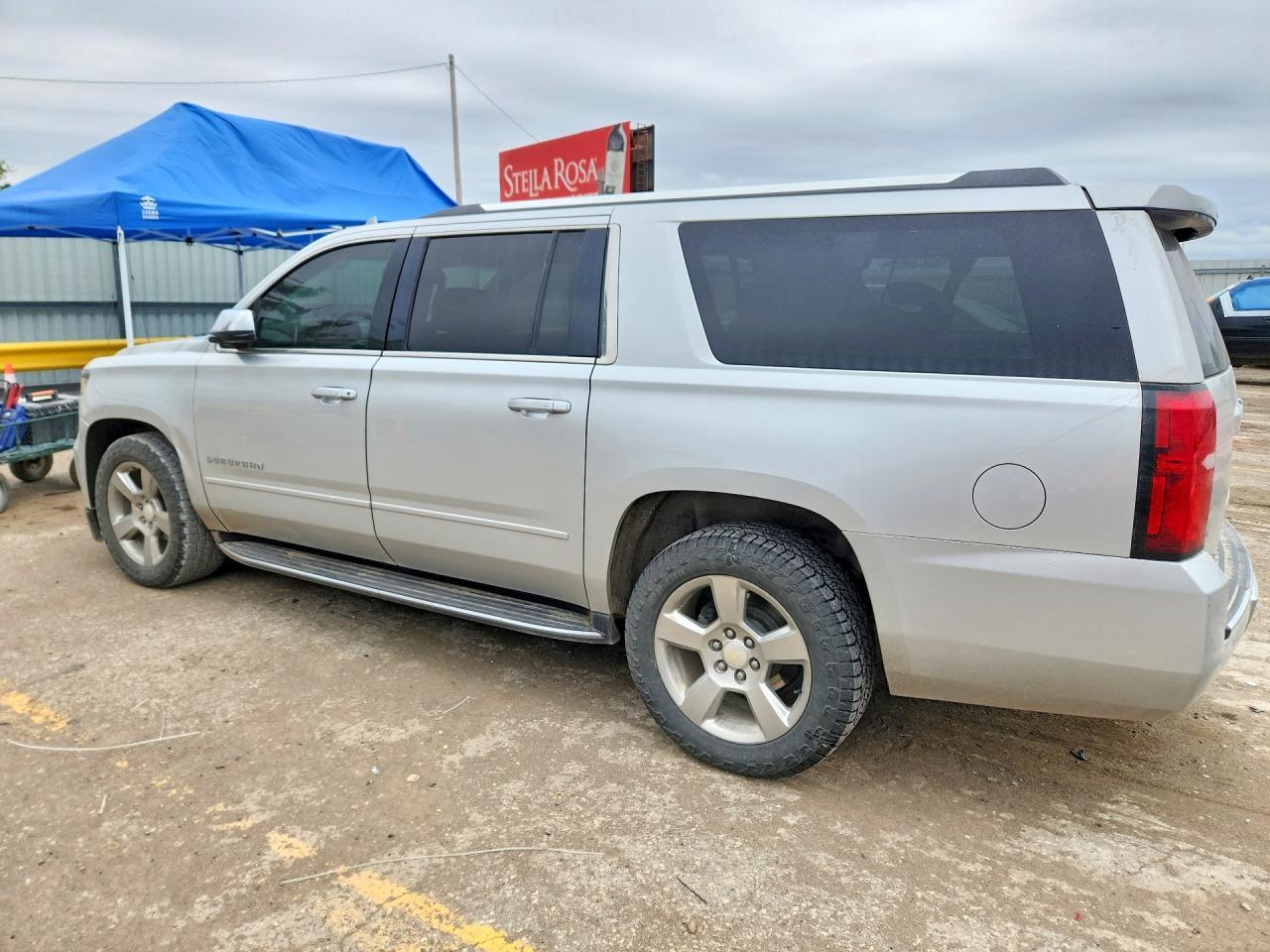 2018 Chevrolet Suburban K1500 Premier - Image 2