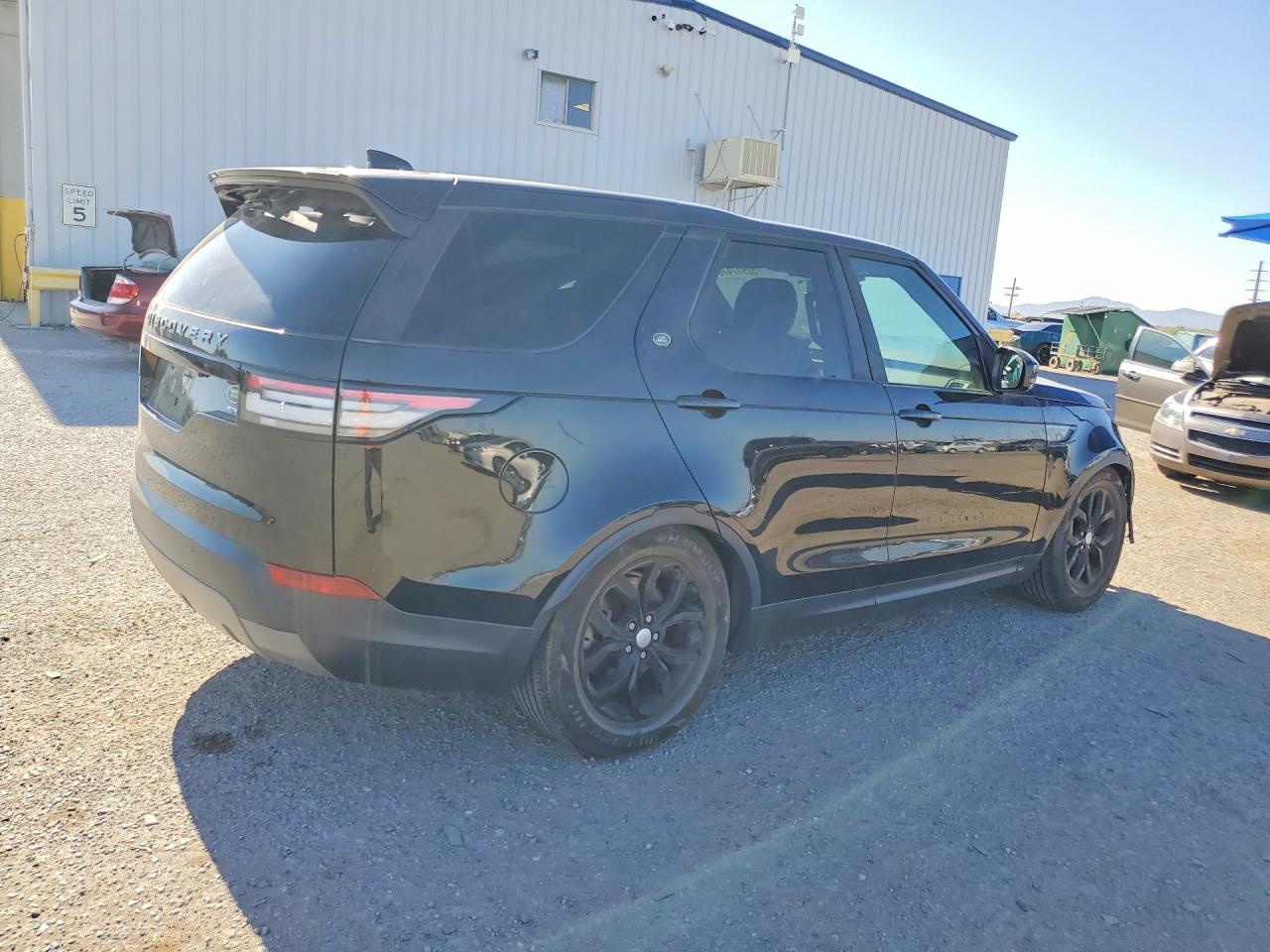 2018 Land Rover Discovery Se - Фото 3