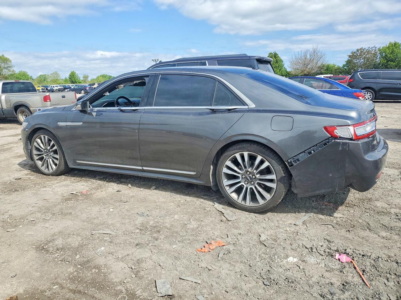 2017 Lincoln Continental Reserve - Image 2