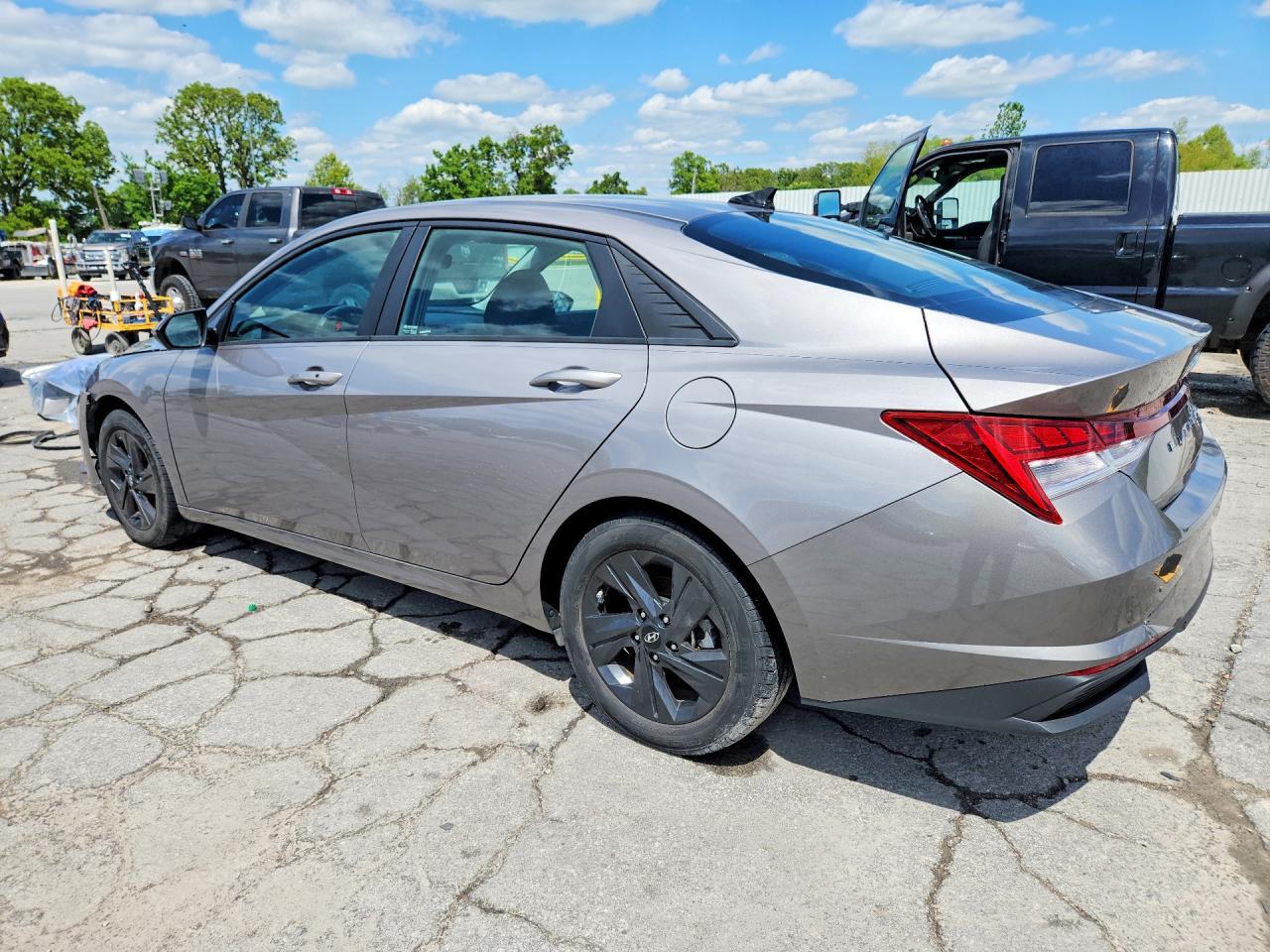 2021 Hyundai Elantra Blue - Фото 2