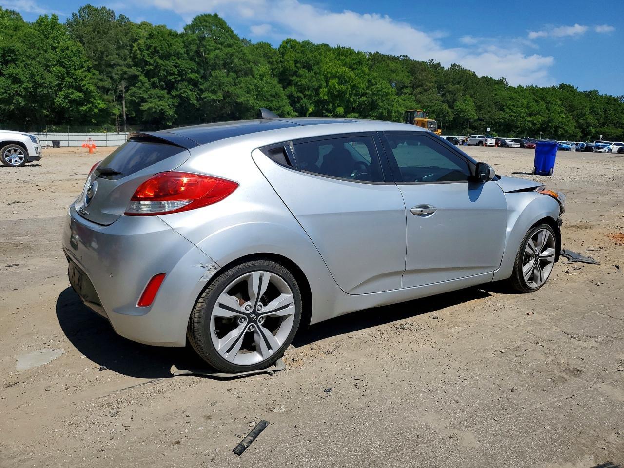 2012 Hyundai Veloster - Image 3